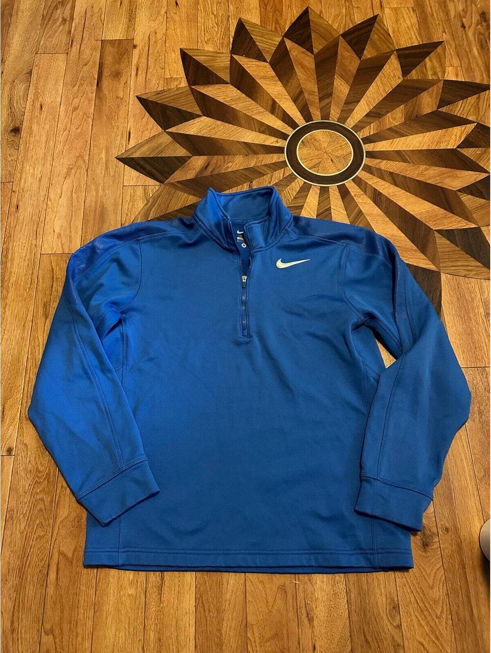 Nike Men’s 1/4 Zip Pull Over Size Medium